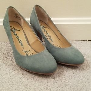 Green pumps